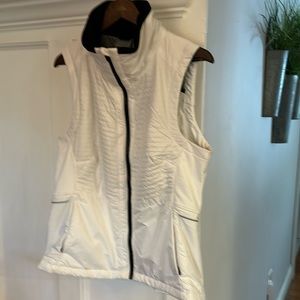 Athleta vest size xl great condition light weight insulated